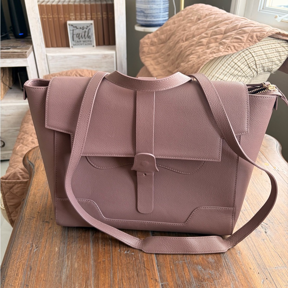 Elegant Mauve Leather Handbag convertible
